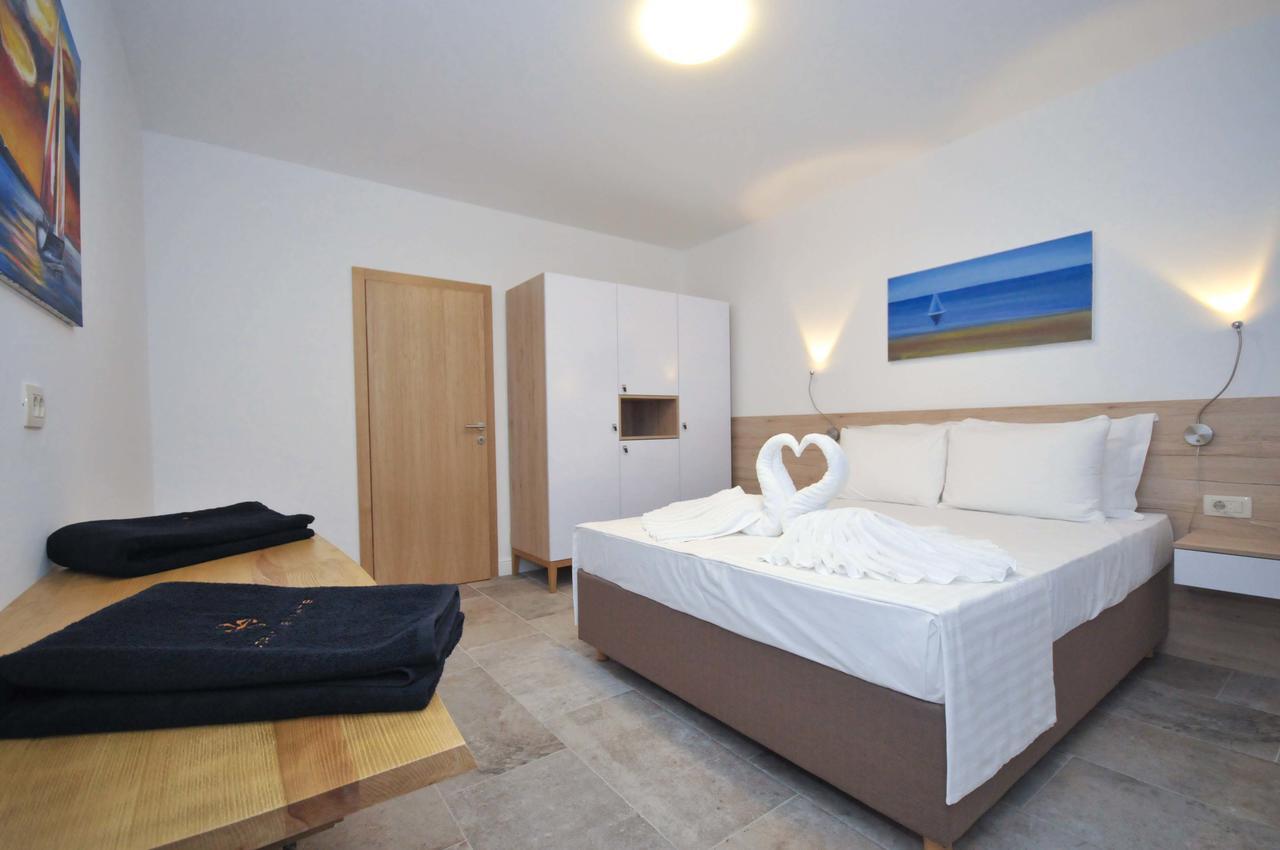 Corso Levante Luxury Suites Petrovac 外观 照片