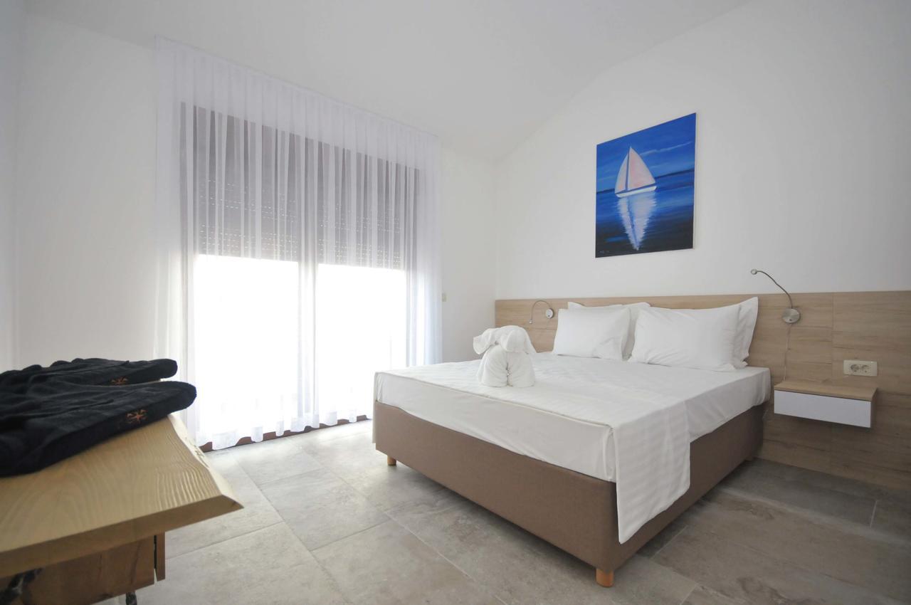 Corso Levante Luxury Suites Petrovac 外观 照片