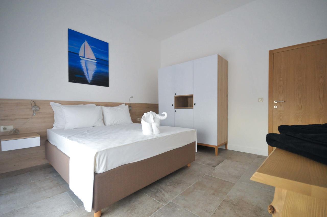 Corso Levante Luxury Suites Petrovac 外观 照片