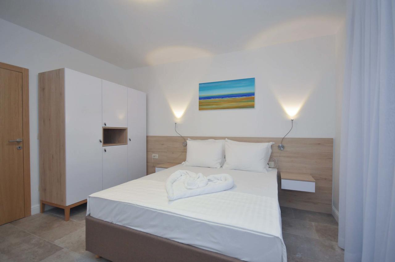 Corso Levante Luxury Suites Petrovac 外观 照片