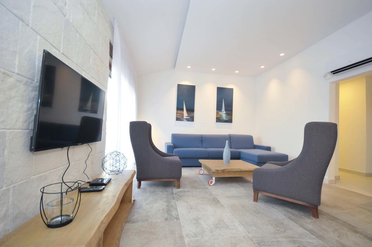 Corso Levante Luxury Suites Petrovac 外观 照片