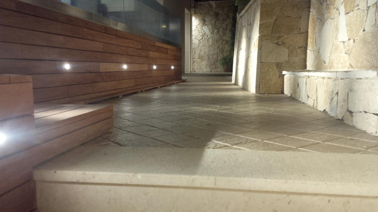 Corso Levante Luxury Suites Petrovac 外观 照片